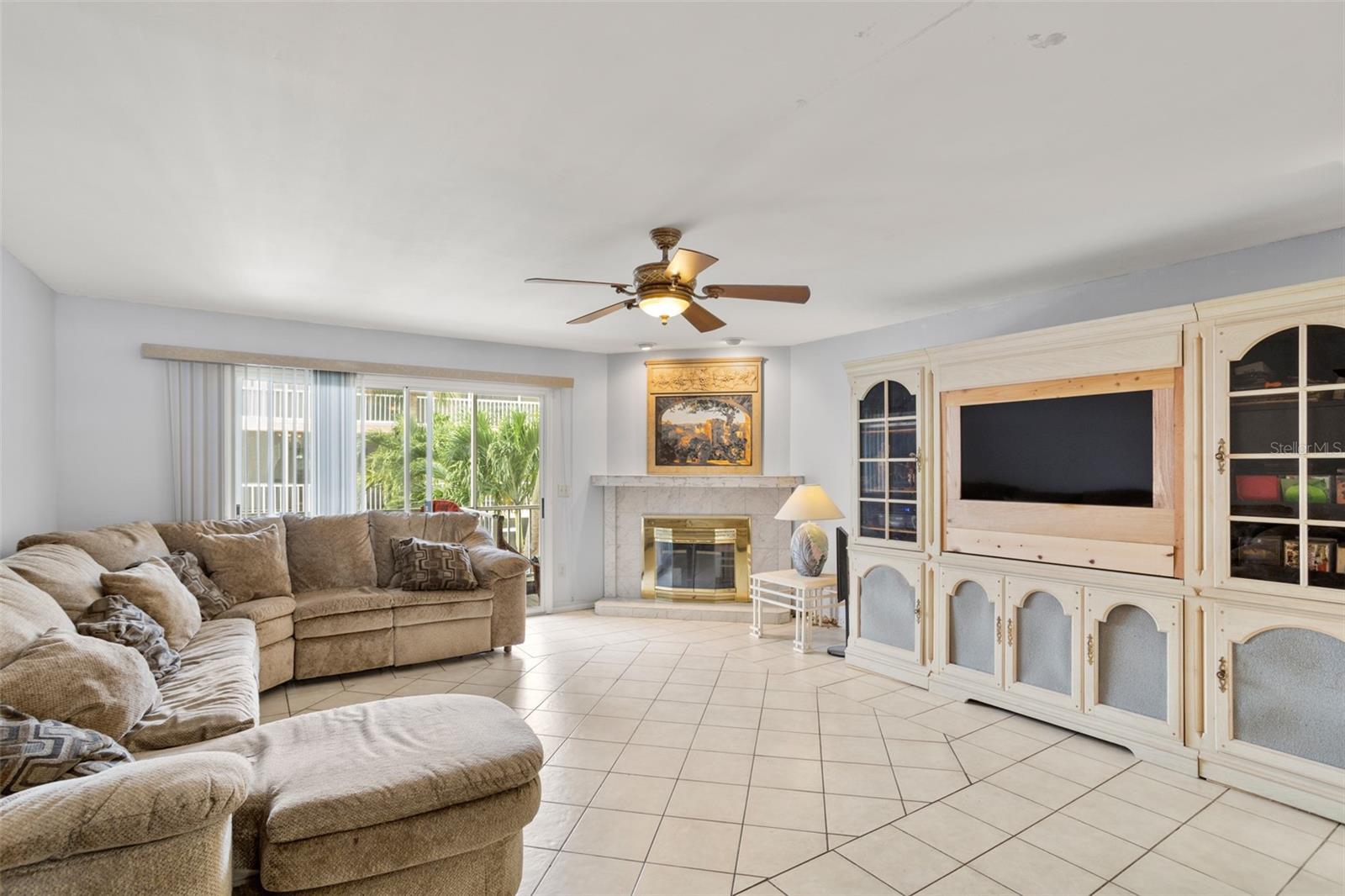 Image 10 of 28 For 637 Pinellas Bayway S 204