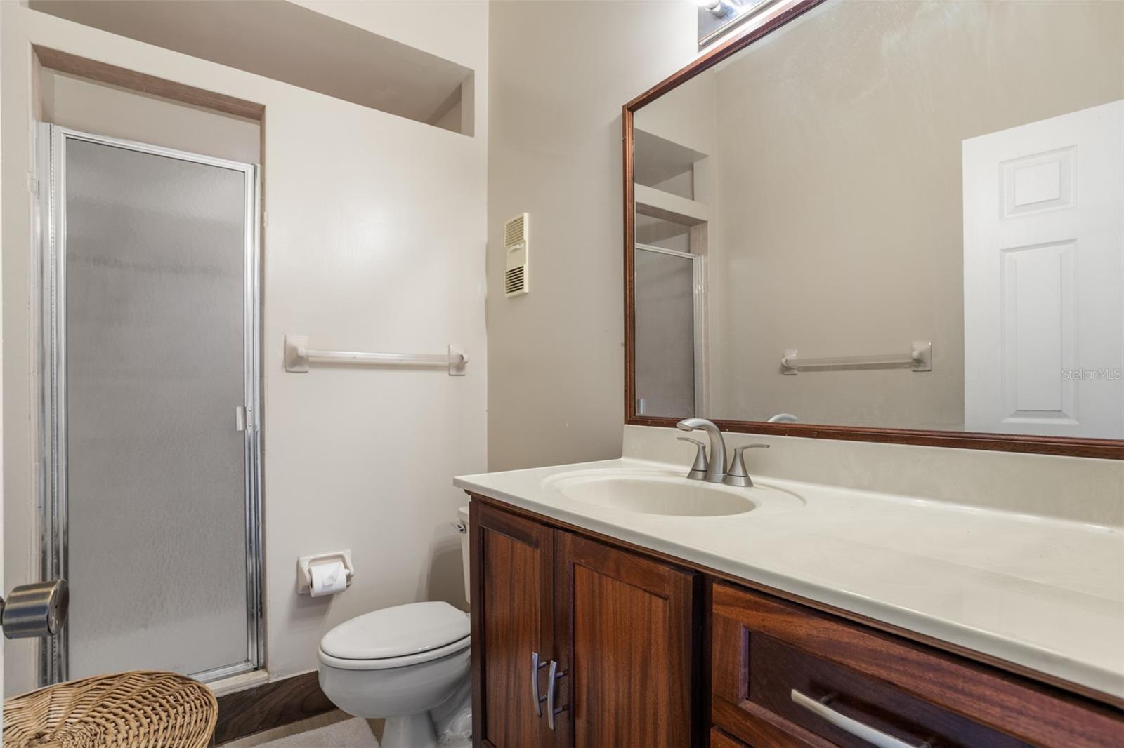 Image 24 of 28 For 637 Pinellas Bayway S 204