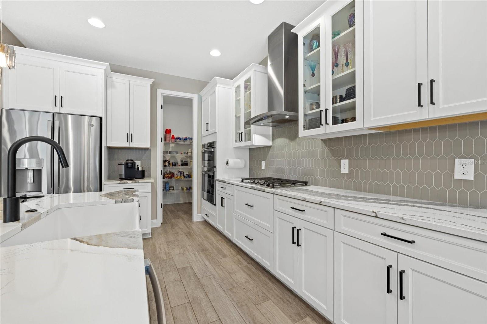 Image 14 of 50 For 16750 Savory Mist Circle