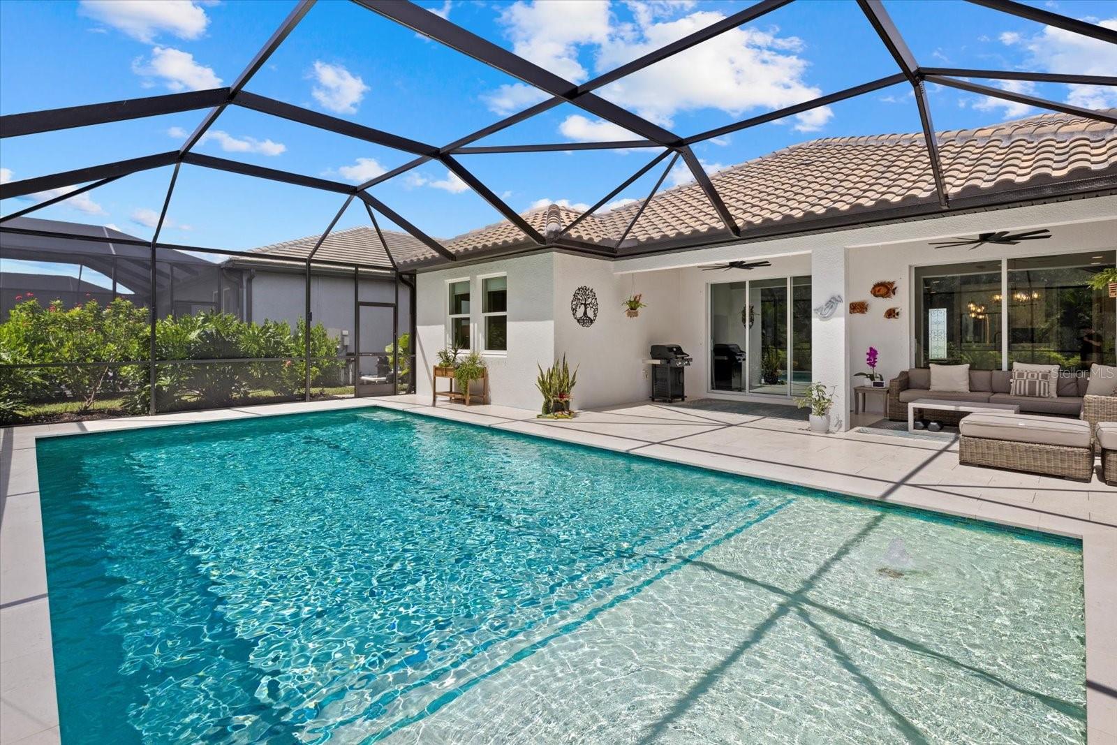 Image 25 of 50 For 16750 Savory Mist Circle