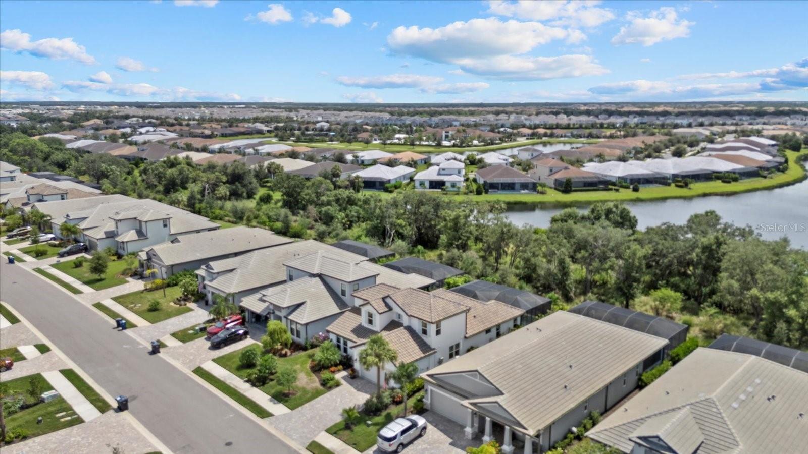 Image 41 of 50 For 16750 Savory Mist Circle