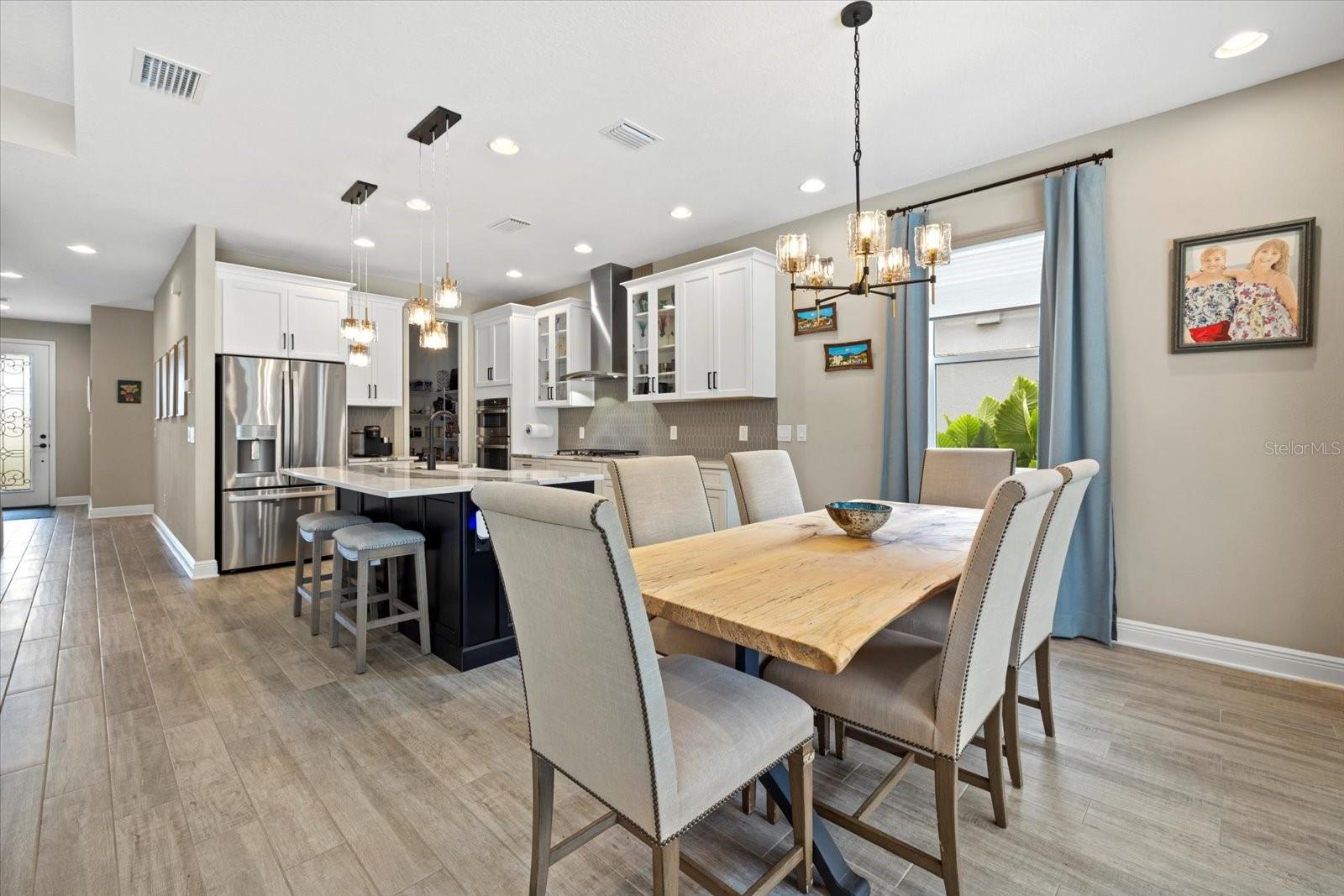 Image 8 of 50 For 16750 Savory Mist Circle