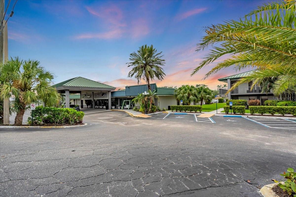 Image 26 of 33 For 7150 Tamiami Trail S615