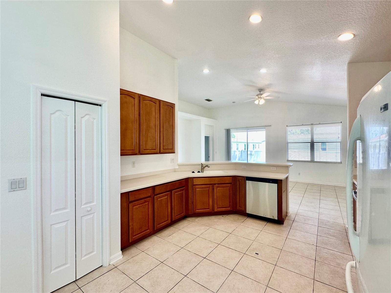 Image 16 of 48 For 5223 58th Terrace E