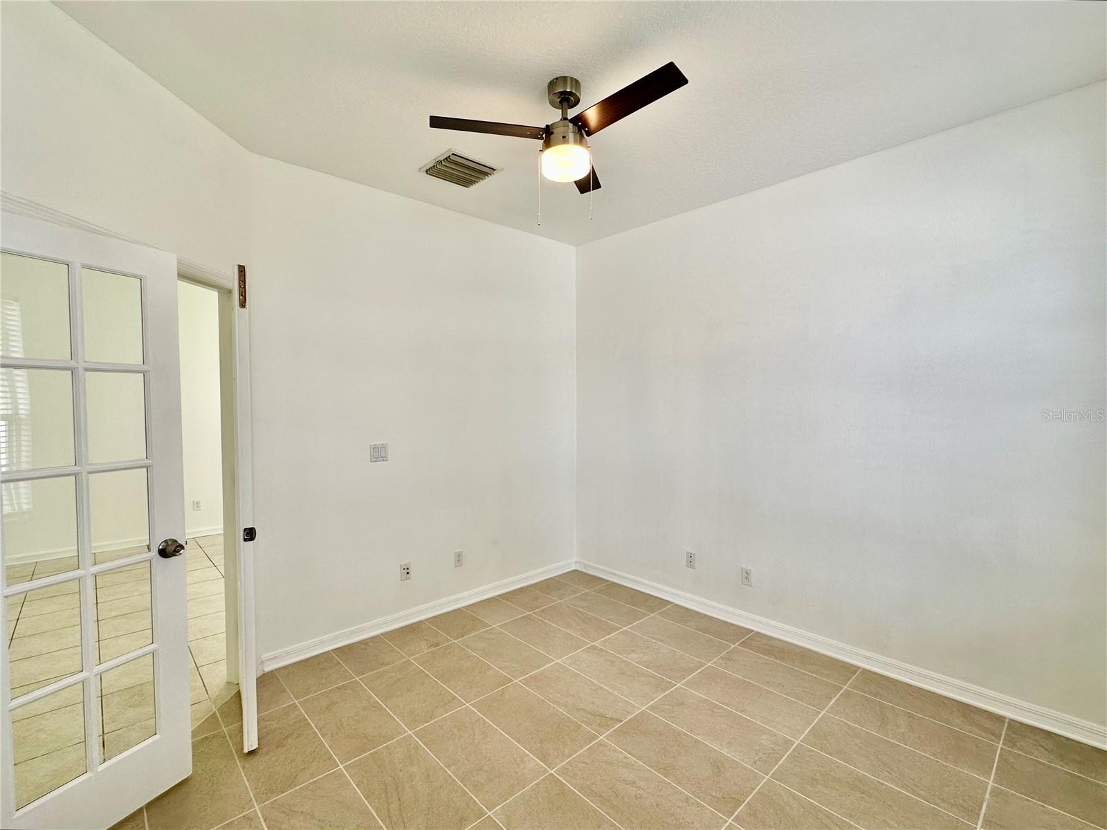 Image 19 of 48 For 5223 58th Terrace E