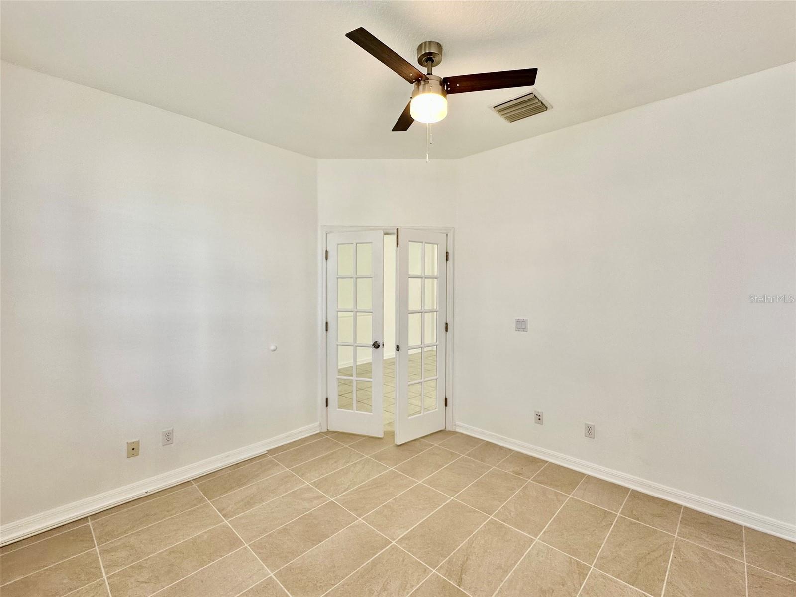 Image 21 of 48 For 5223 58th Terrace E