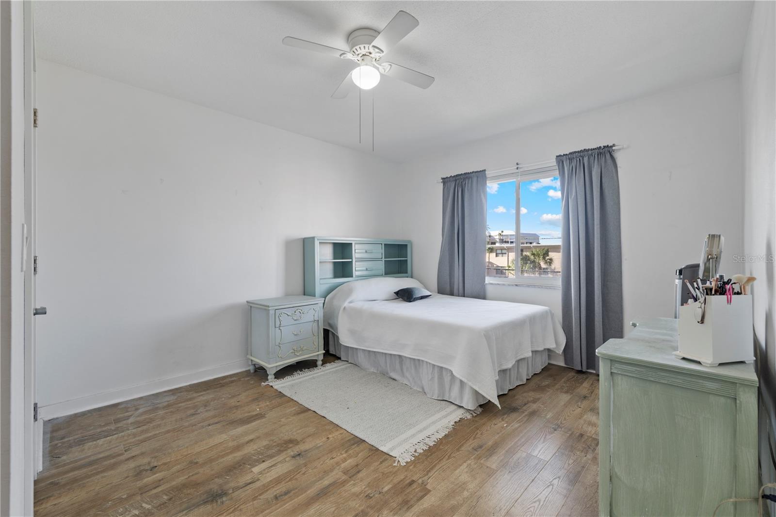 Image 14 of 33 For 6767 Sunset Way 309