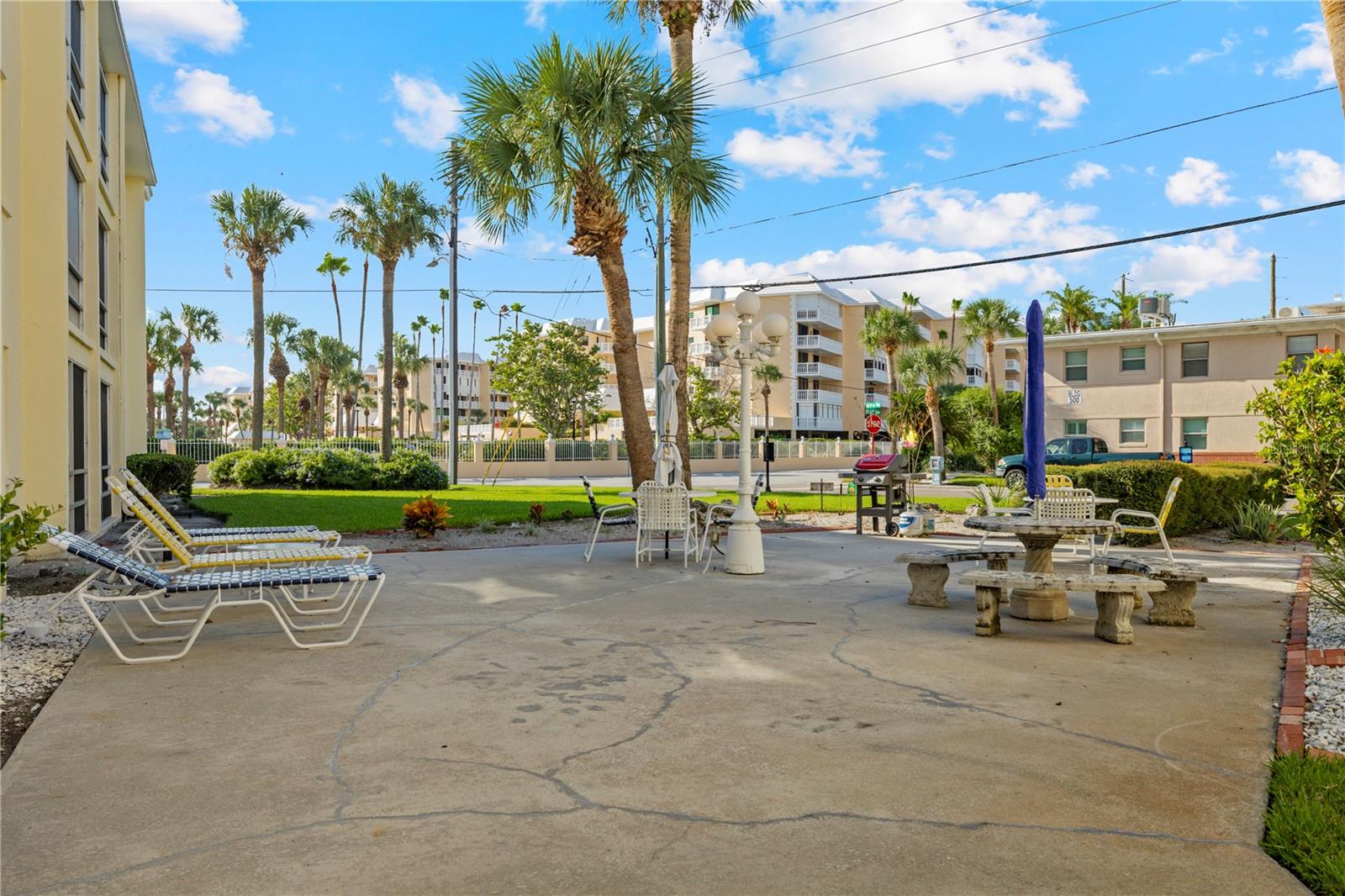 Image 22 of 33 For 6767 Sunset Way 309