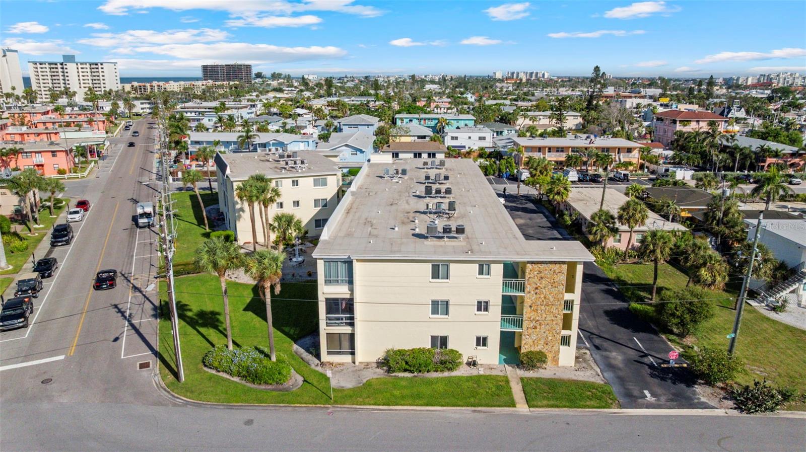 Image 26 of 33 For 6767 Sunset Way 309
