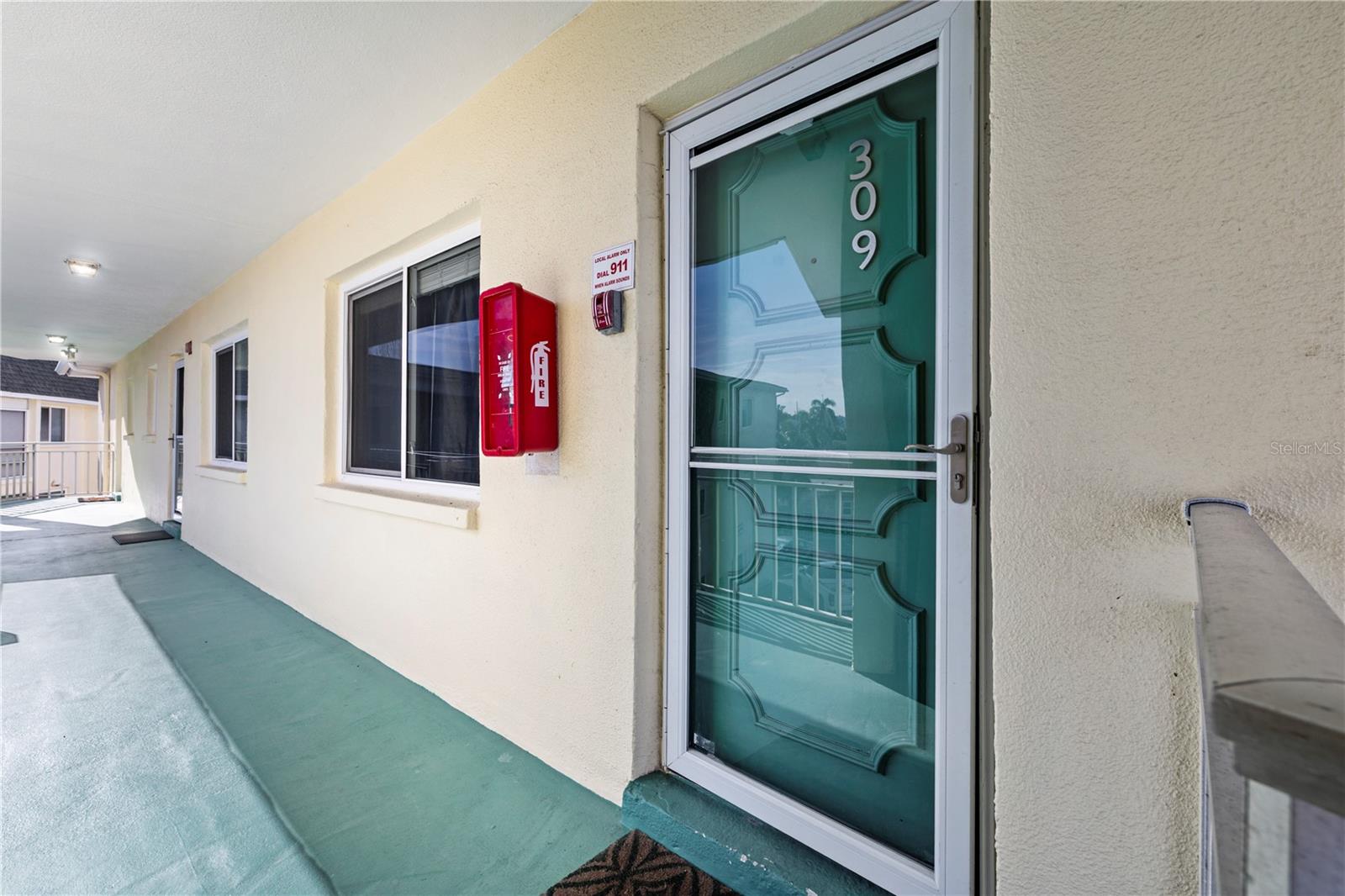 Image 3 of 33 For 6767 Sunset Way 309