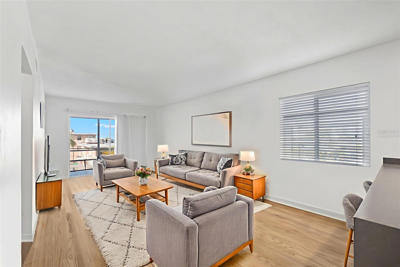 Image 9 of 33 For 6767 Sunset Way 309