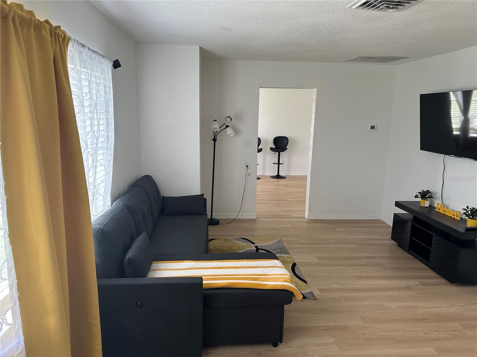 Image 4 of 29 For 1836 1st Avenue E