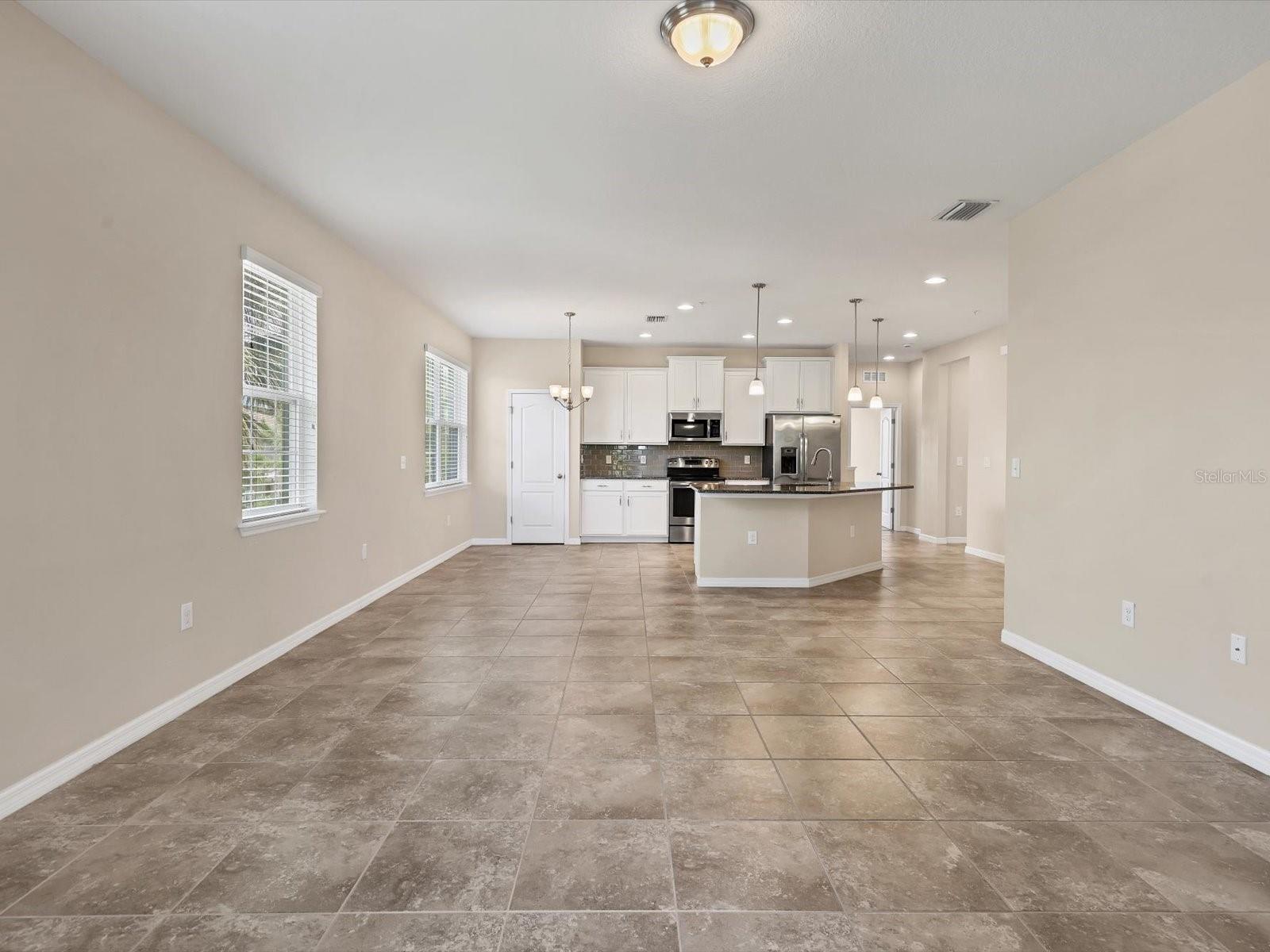 Image 13 of 40 For 8219 Enclave Way 104