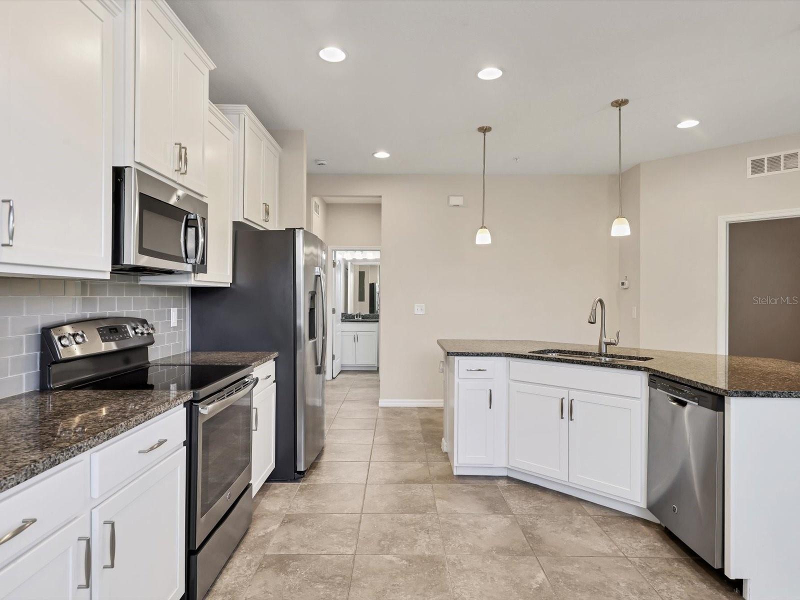 Image 6 of 40 For 8219 Enclave Way 104