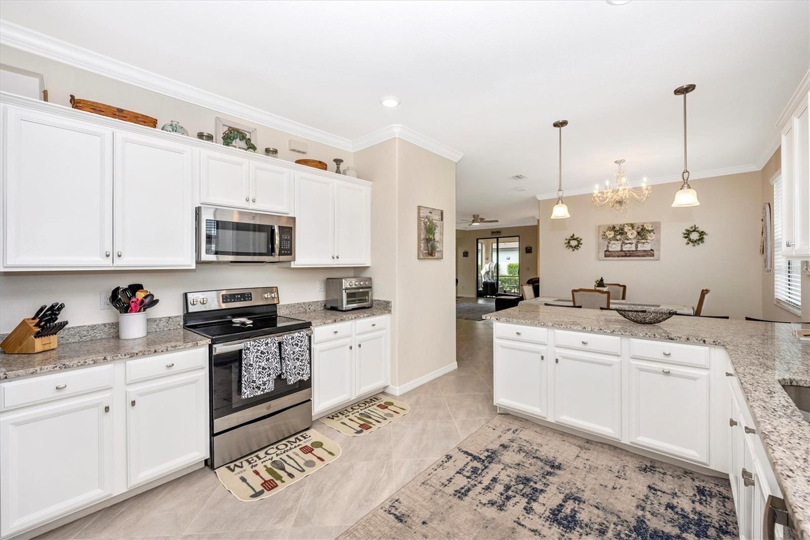 Image 12 of 59 For 9904 Hilltop Drive