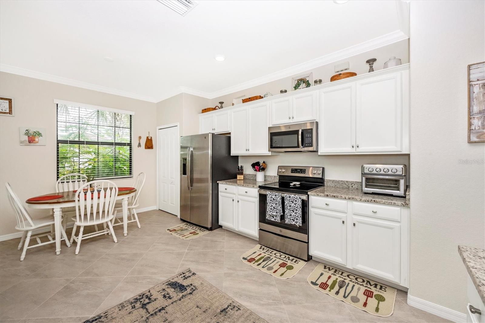 Image 13 of 59 For 9904 Hilltop Drive