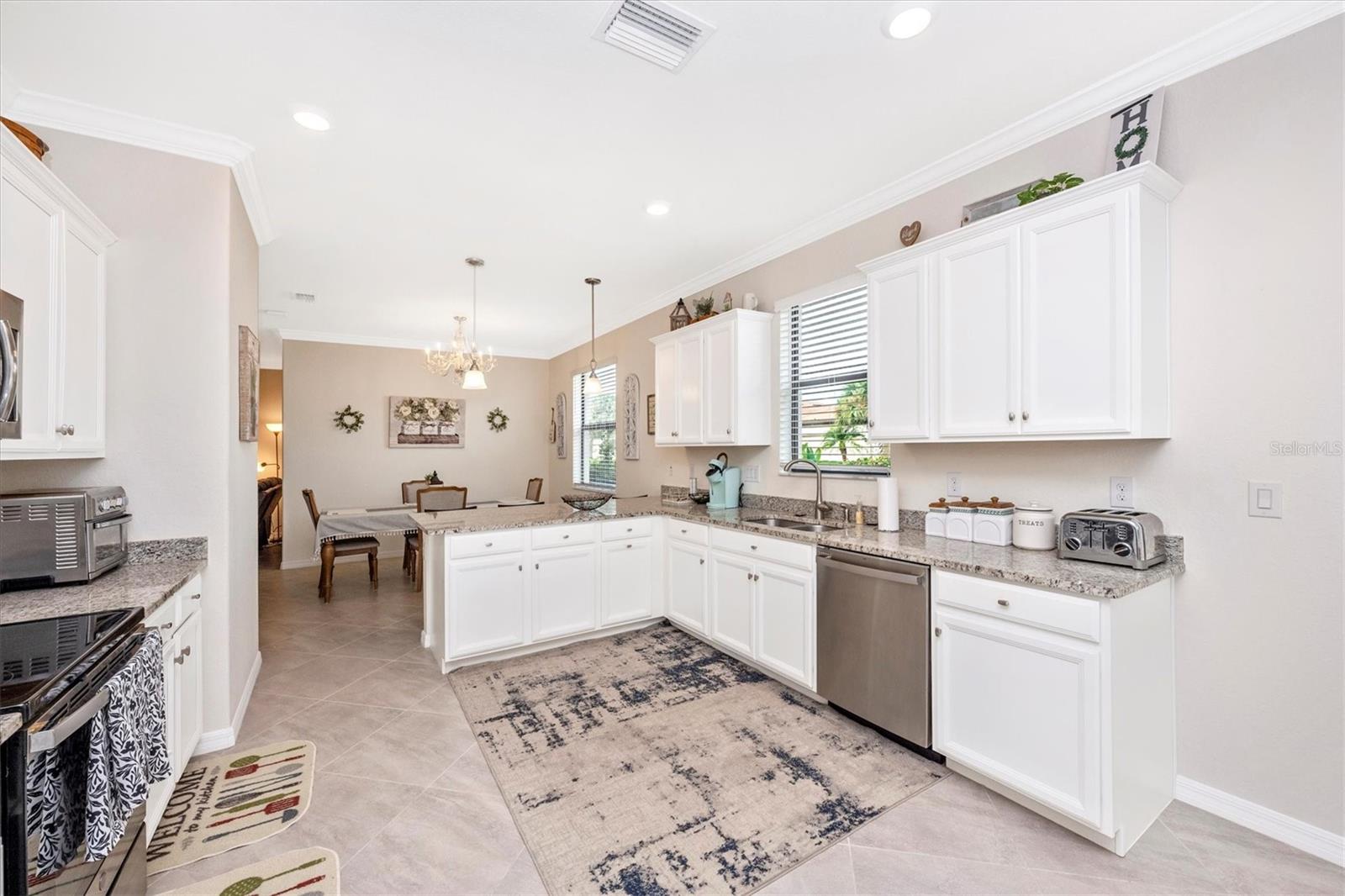 Image 18 of 59 For 9904 Hilltop Drive
