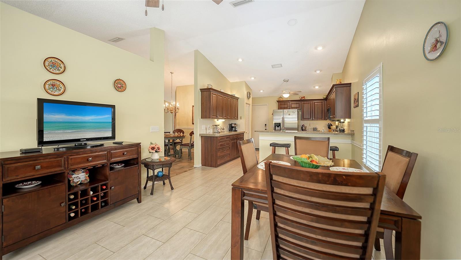 Image 10 of 46 For 4176 Vallarta Court 3033