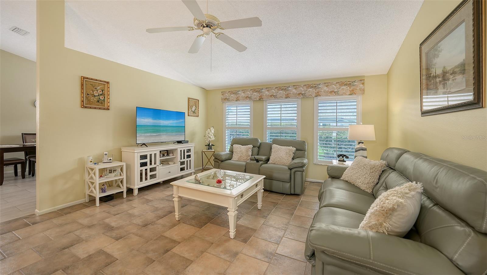 Image 14 of 46 For 4176 Vallarta Court 3033