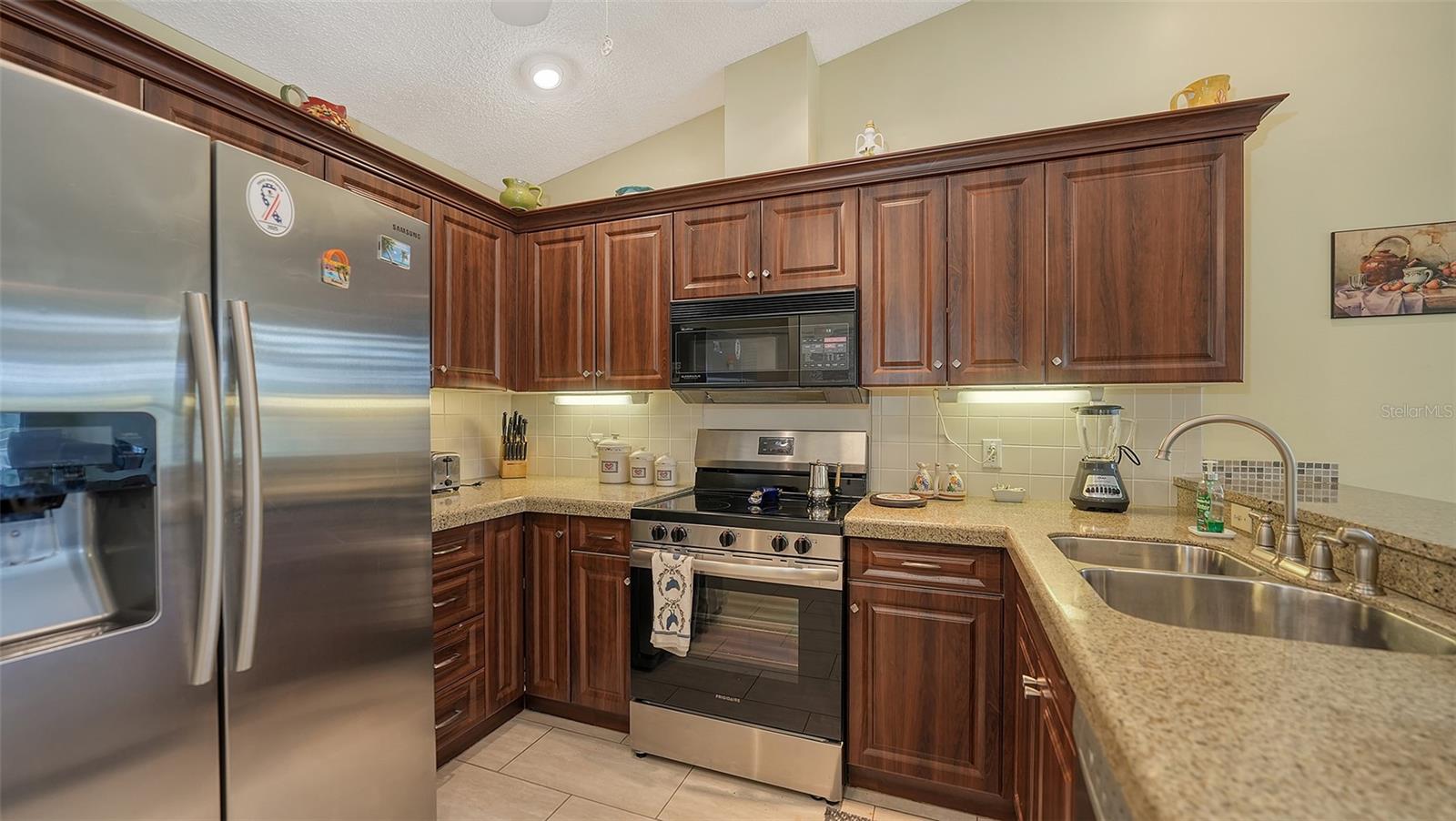 Image 22 of 46 For 4176 Vallarta Court 3033