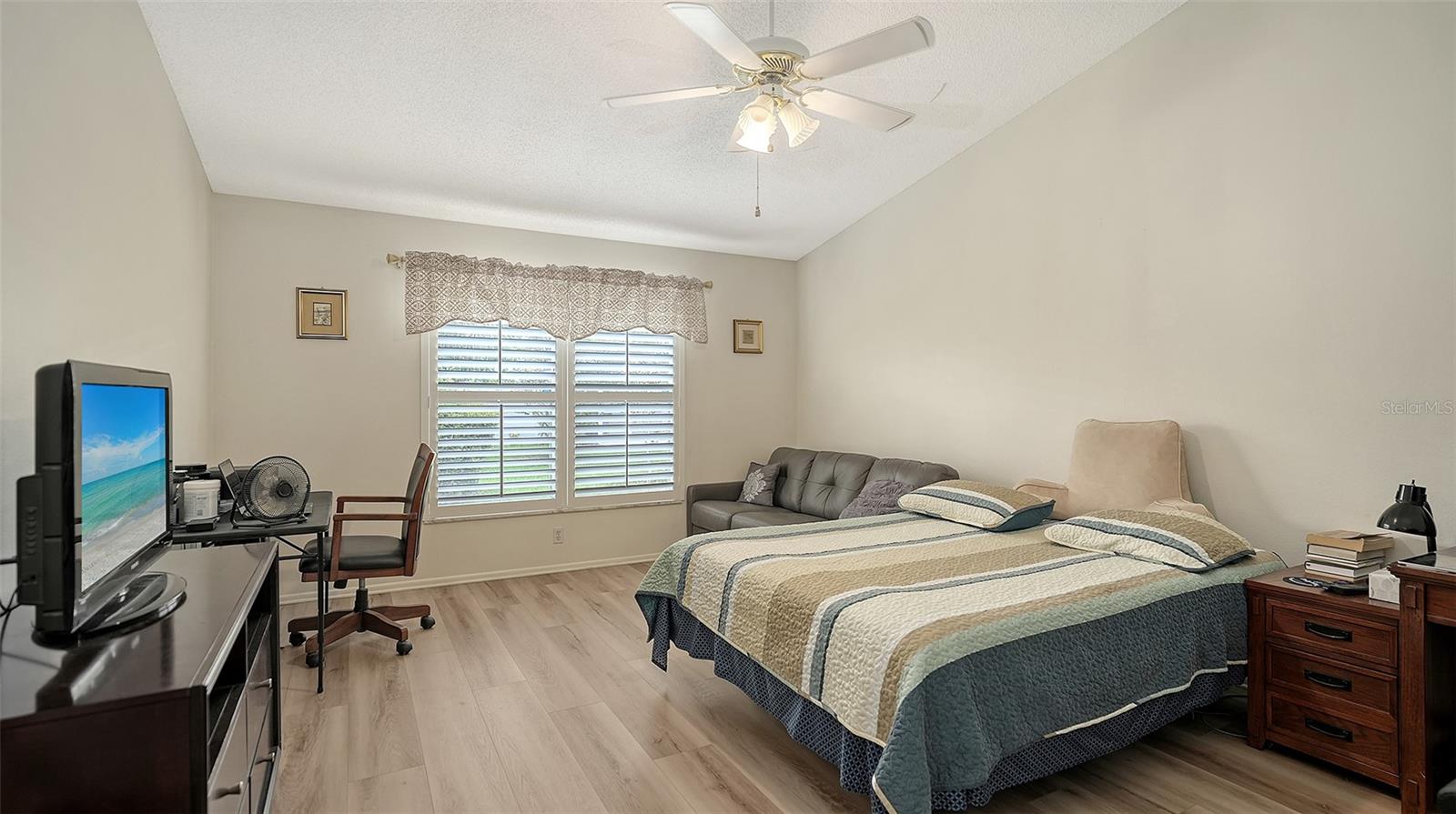 Image 26 of 46 For 4176 Vallarta Court 3033