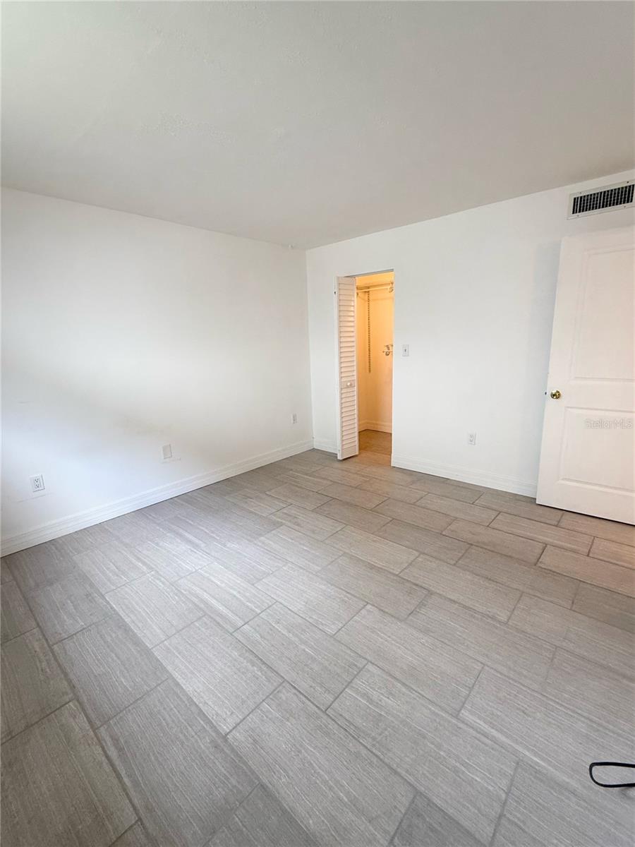 Image 12 of 22 For 4035 S School Avenue B3