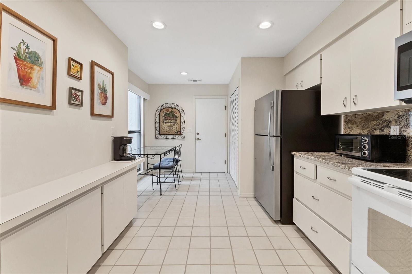 Image 13 of 55 For 3946 Wilshire Circle E 168