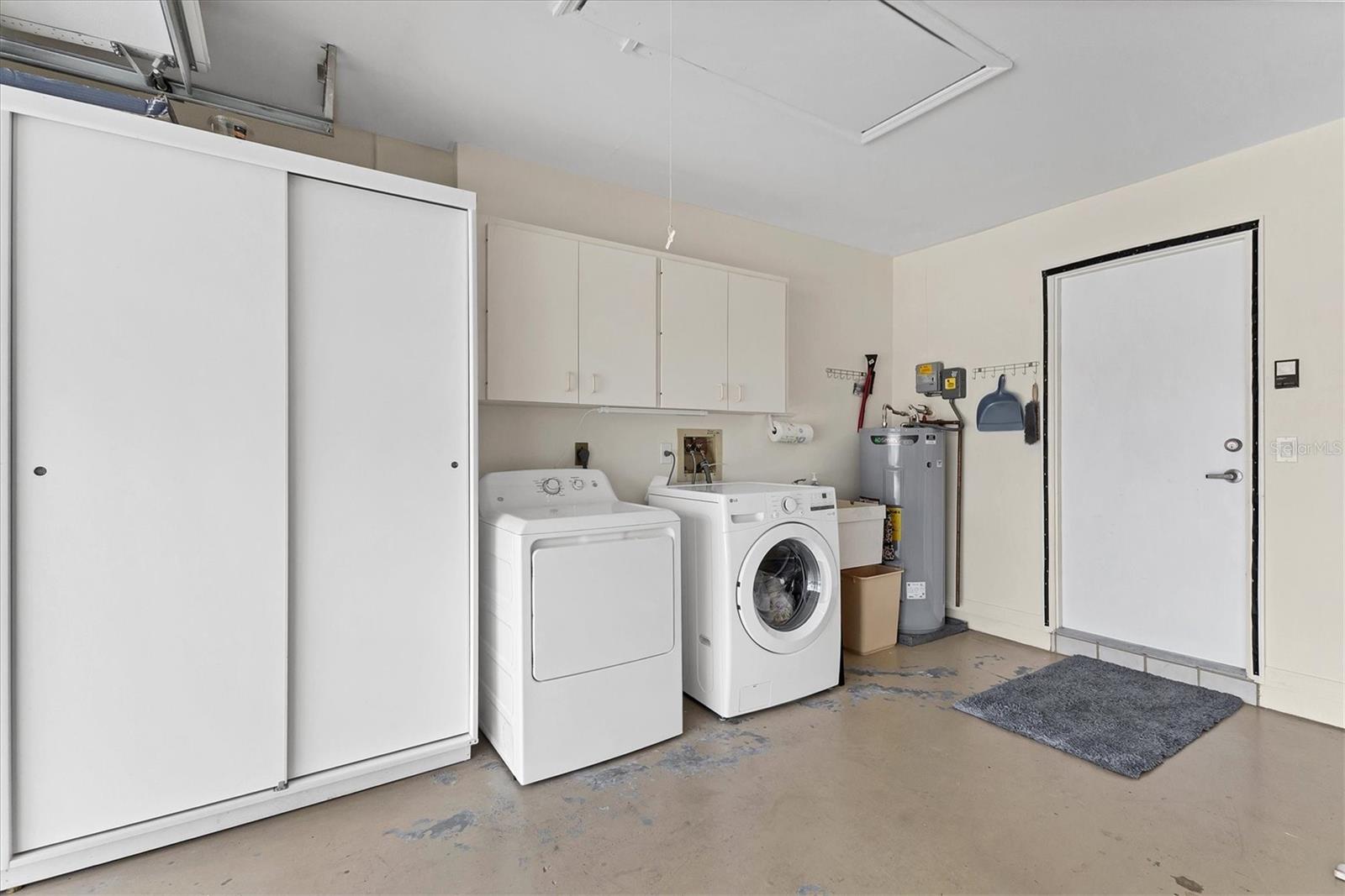 Image 25 of 55 For 3946 Wilshire Circle E 168