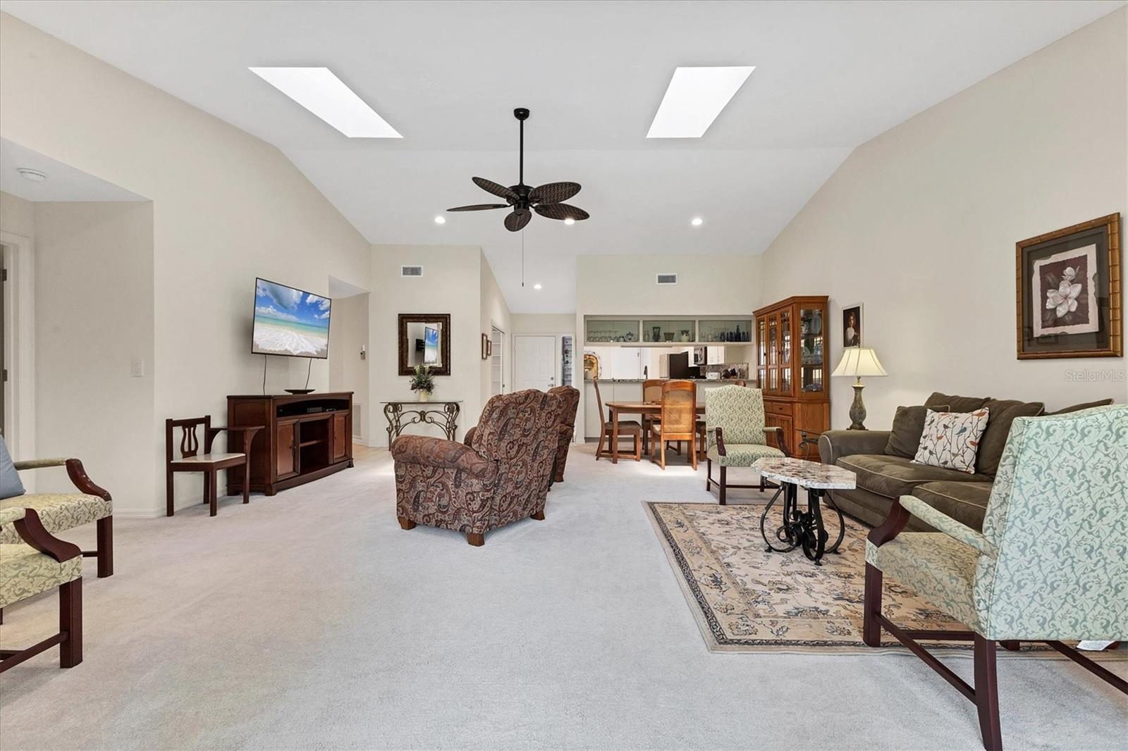 Image 5 of 55 For 3946 Wilshire Circle E 168