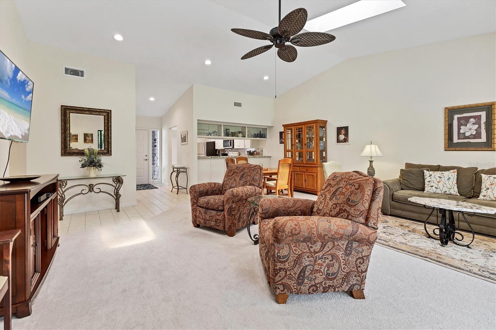 Image 7 of 55 For 3946 Wilshire Circle E 168