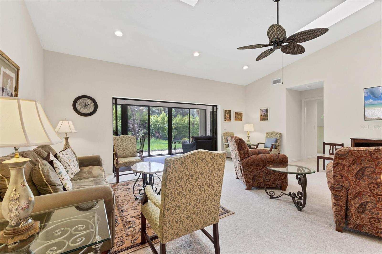 Image 9 of 55 For 3946 Wilshire Circle E 168