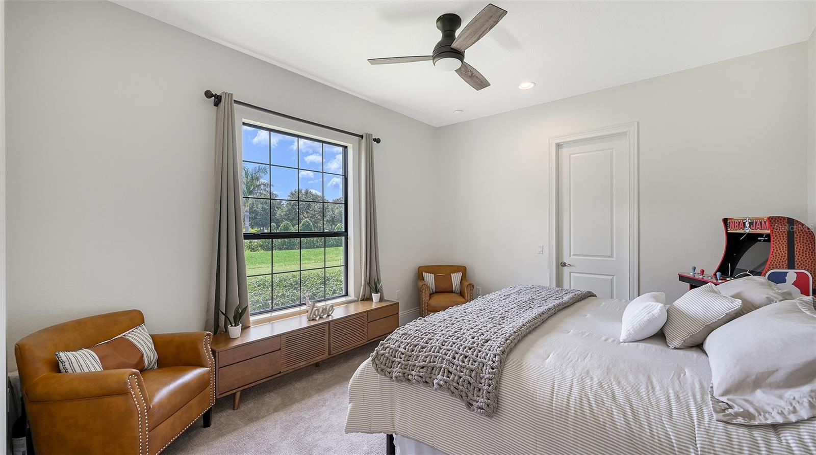 Image 33 of 72 For 8361 Lindrick Lane