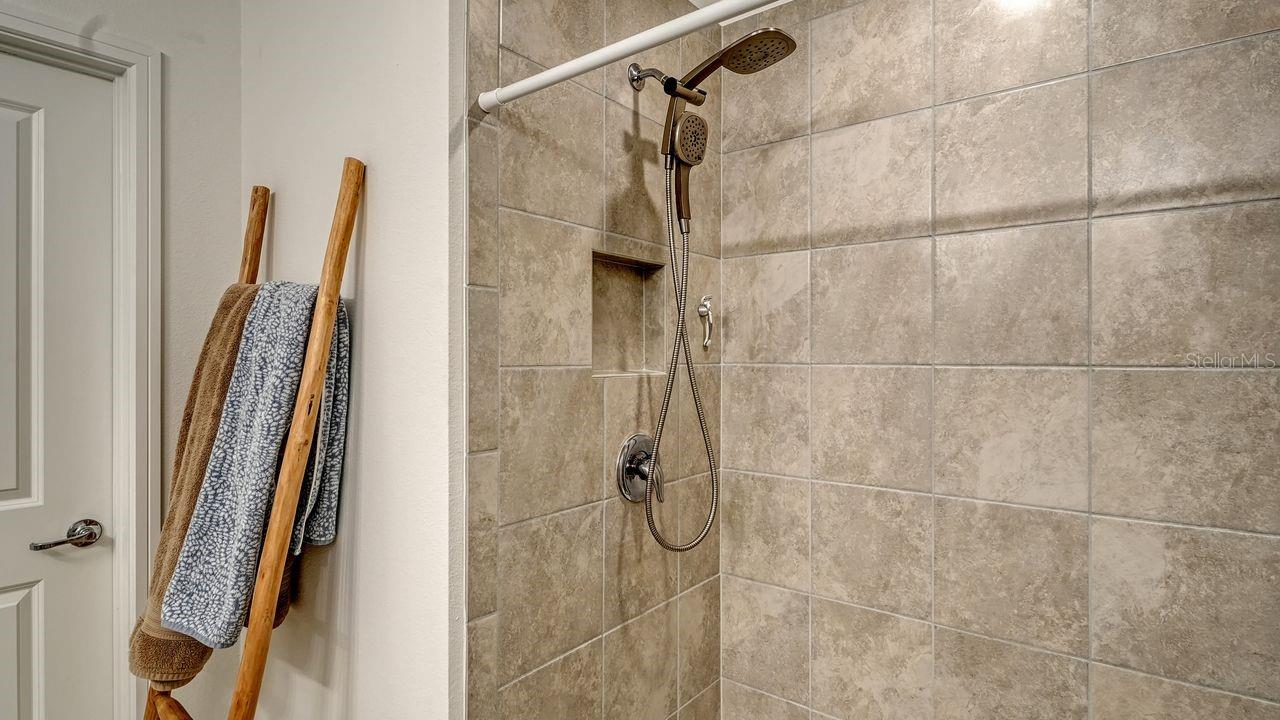 Image 25 of 46 For 8221 Reefbay Cove