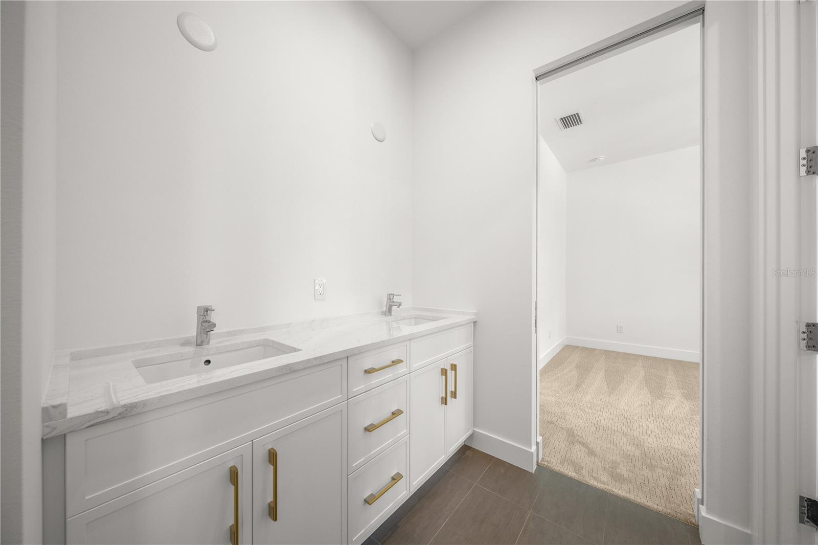 Image 31 of 51 For 1648 Bonita Lane