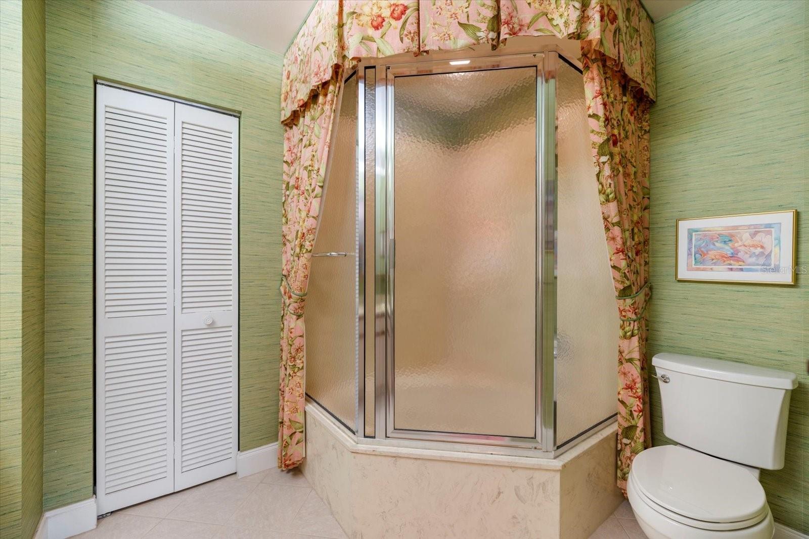 Image 15 of 21 For 462 Oak Hill Circle 5