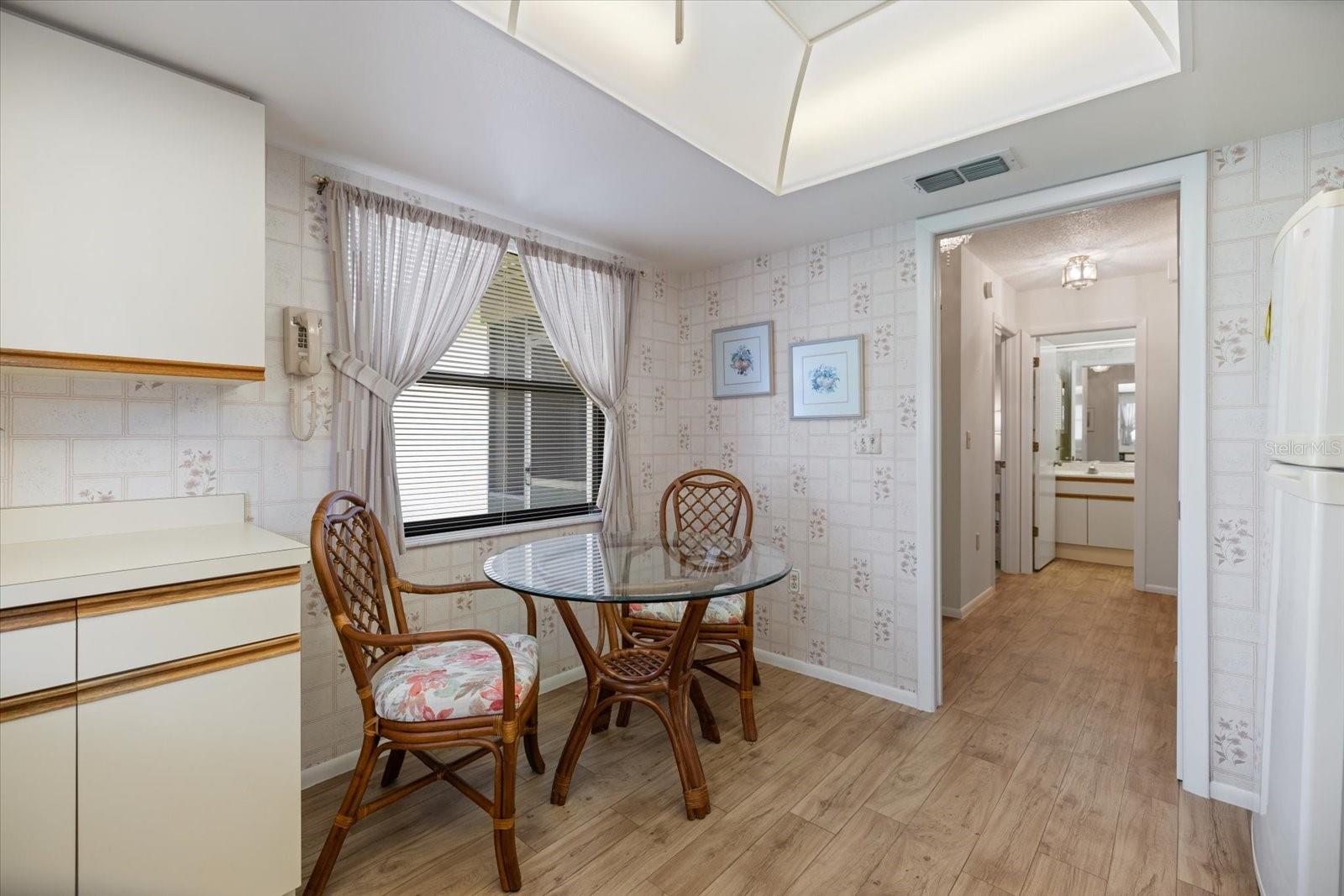 Image 7 of 21 For 462 Oak Hill Circle 5
