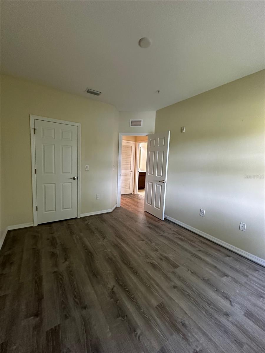 Image 19 of 20 For 205 Navigation Circle 205
