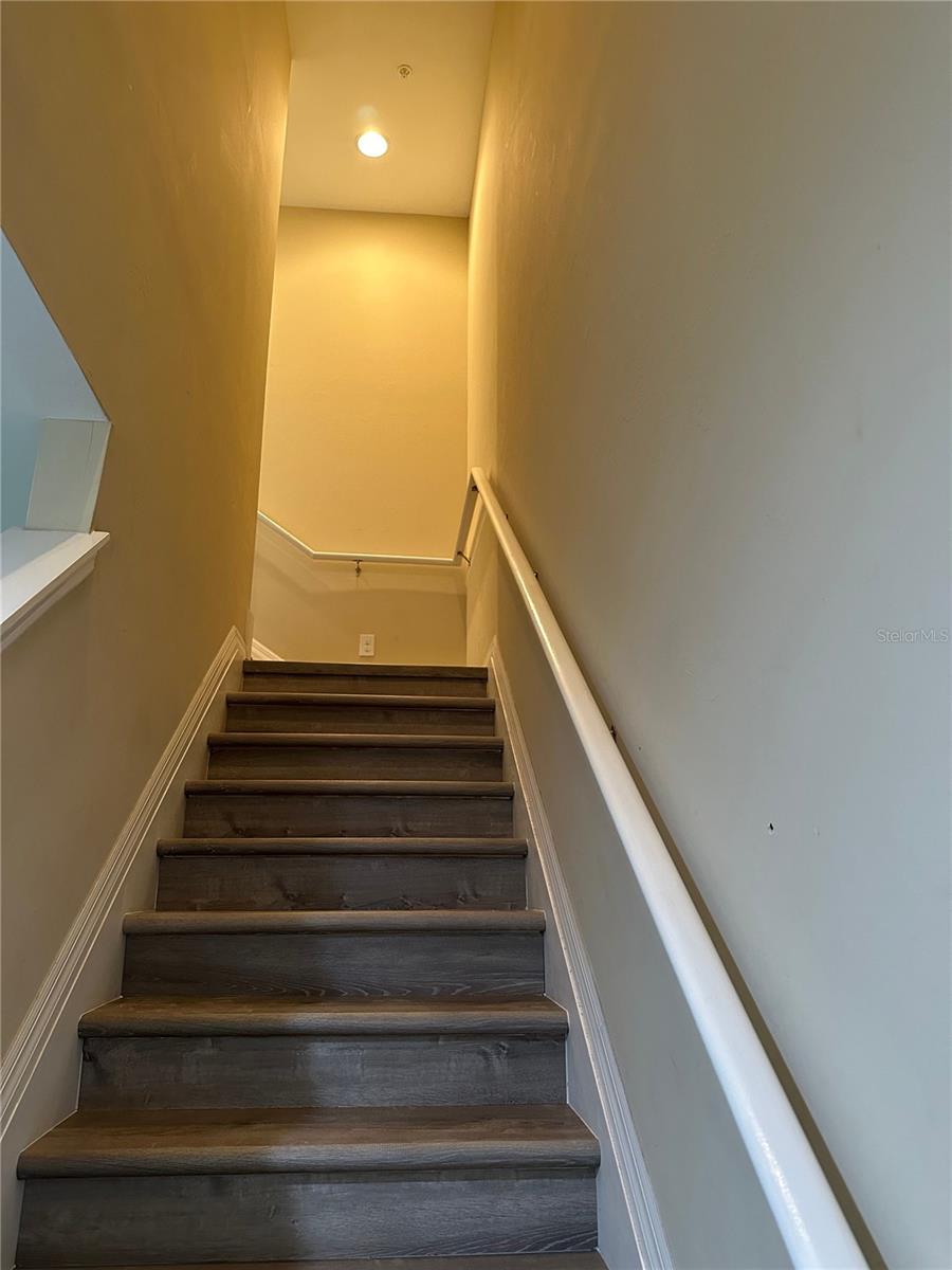 Image 6 of 20 For 205 Navigation Circle 205