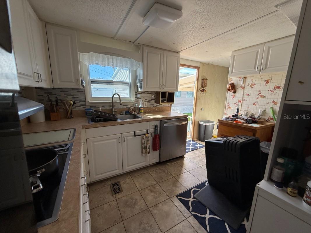 Image 7 of 21 For 223 Inner Drive E