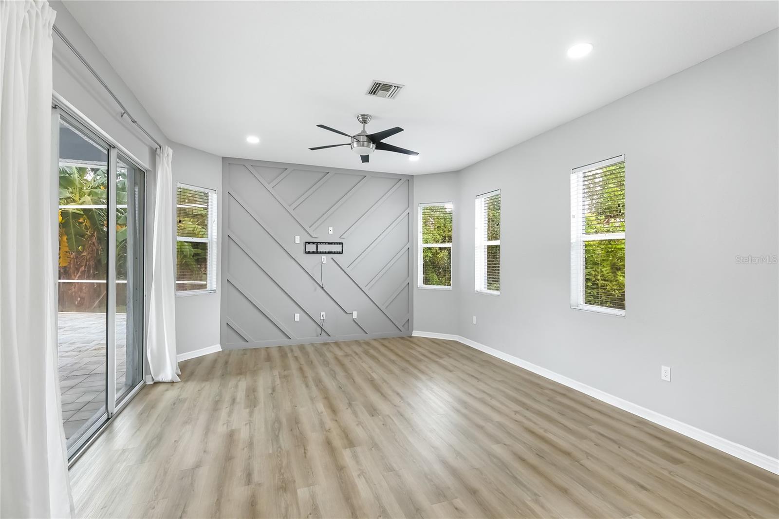 Image 10 of 36 For 4454 Hollybrook Way