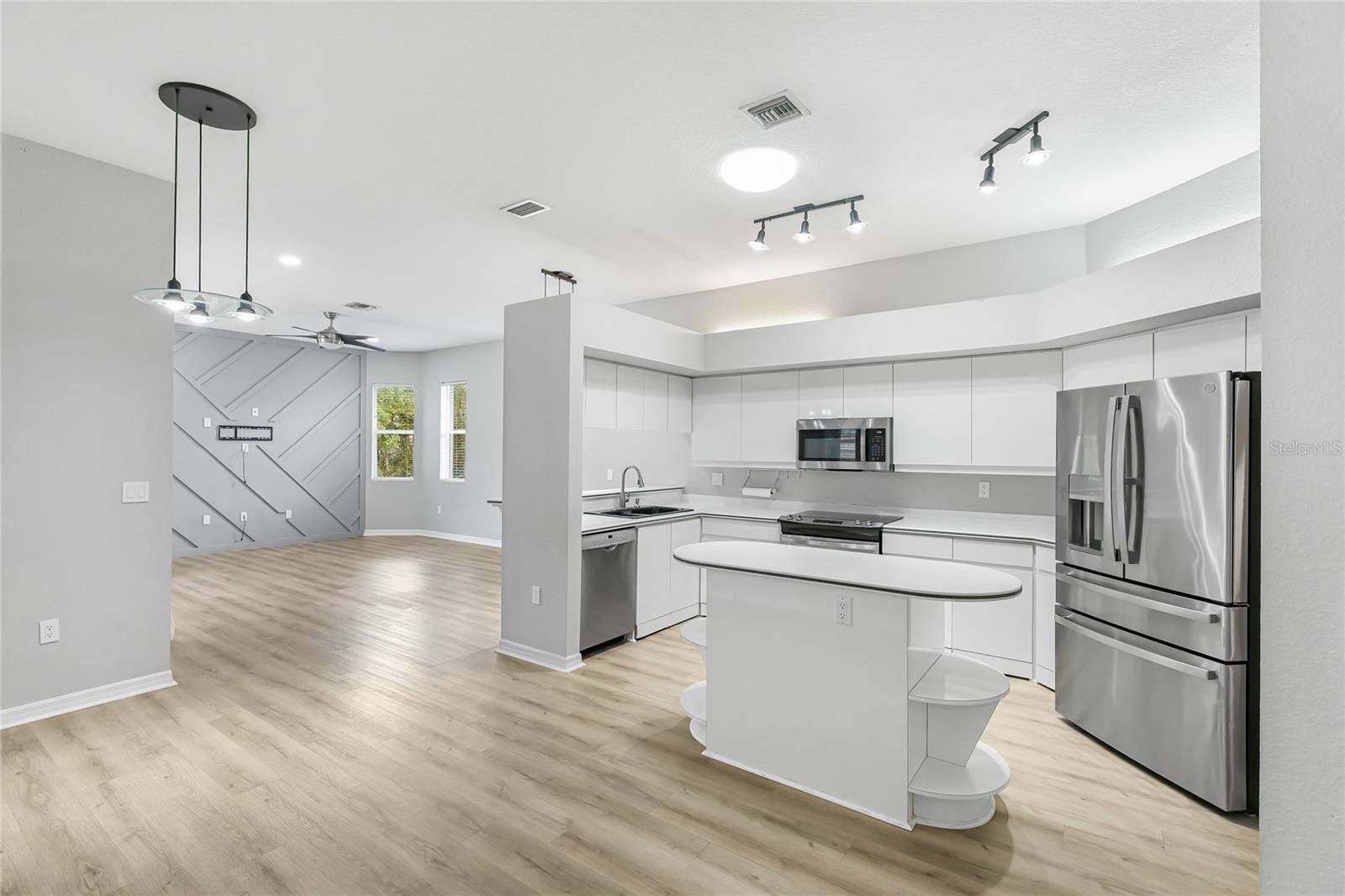 Image 11 of 36 For 4454 Hollybrook Way