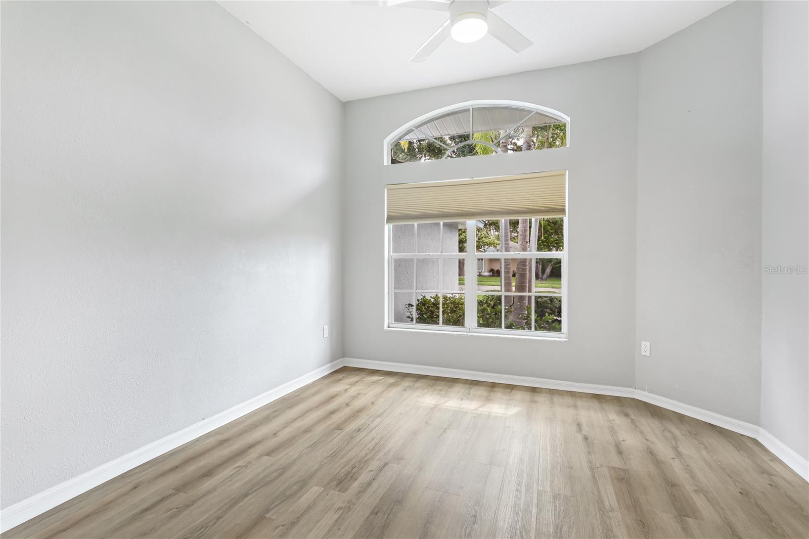 Image 14 of 36 For 4454 Hollybrook Way