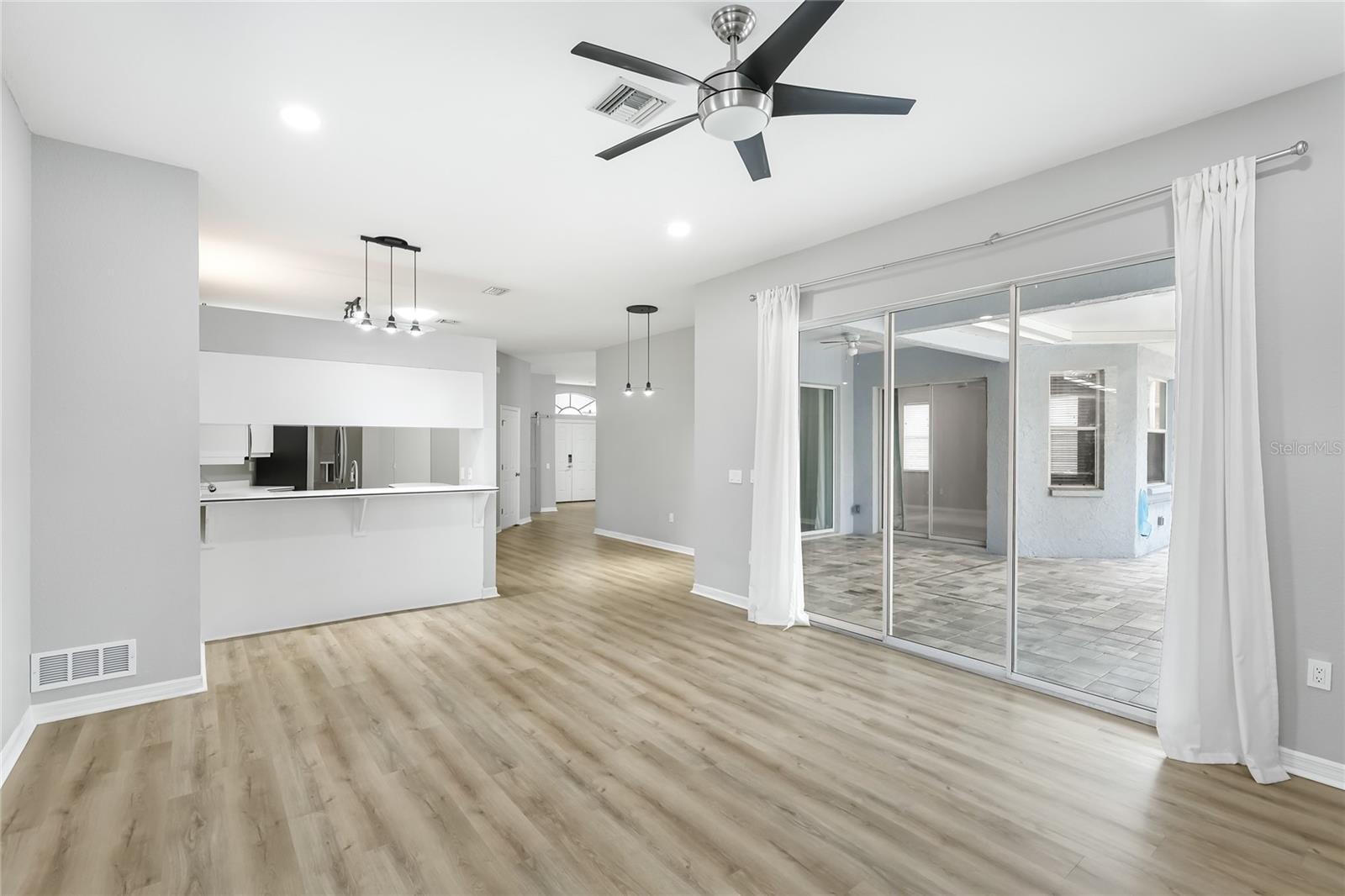 Image 17 of 36 For 4454 Hollybrook Way