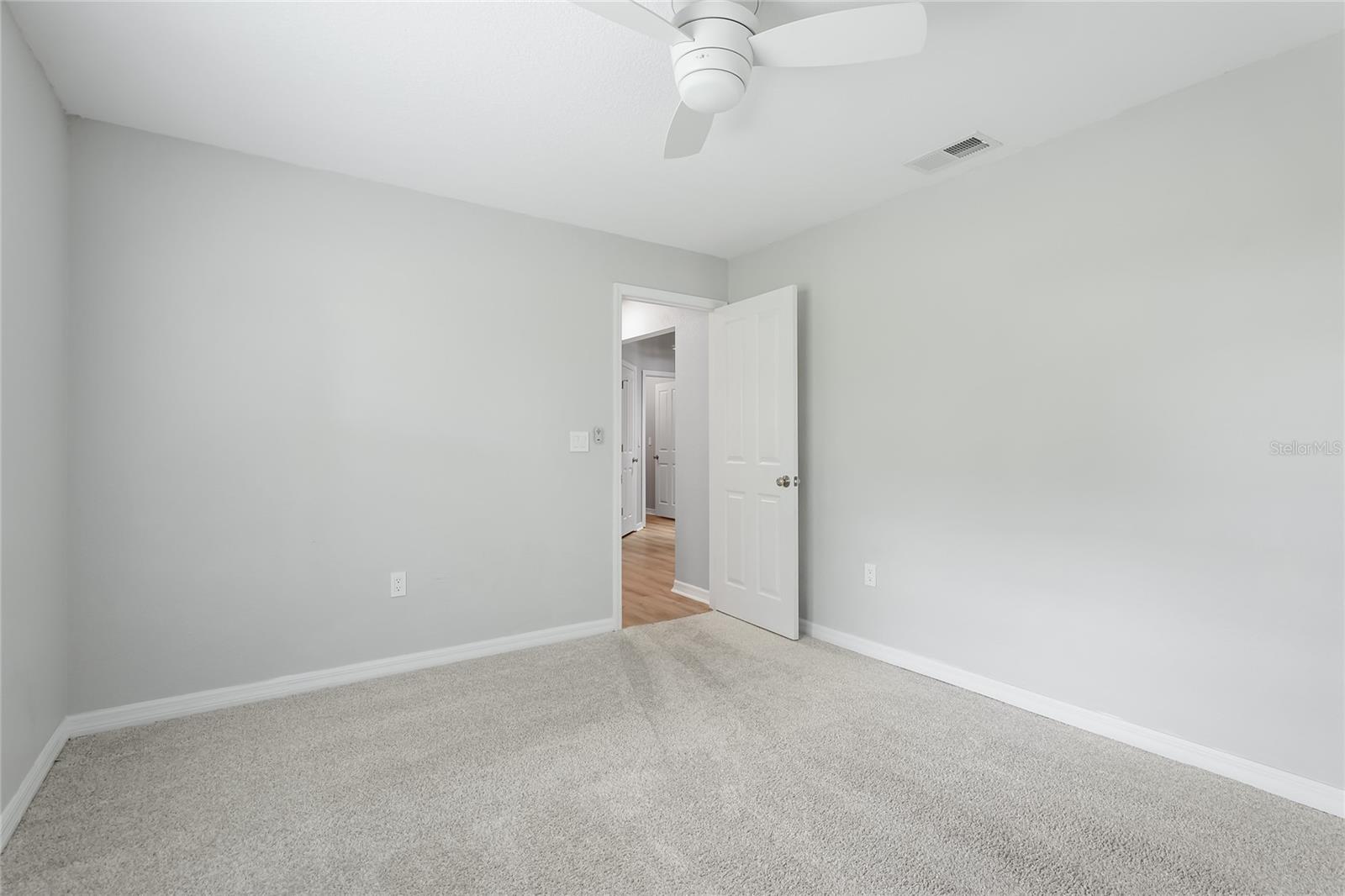 Image 23 of 36 For 4454 Hollybrook Way