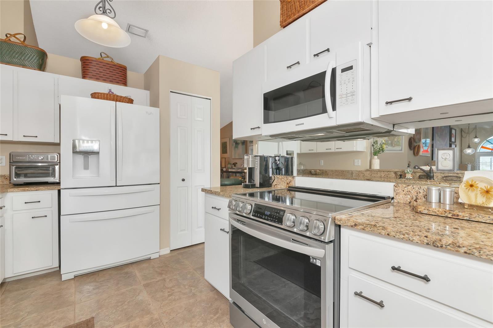 Image 11 of 68 For 5717 28th Street E