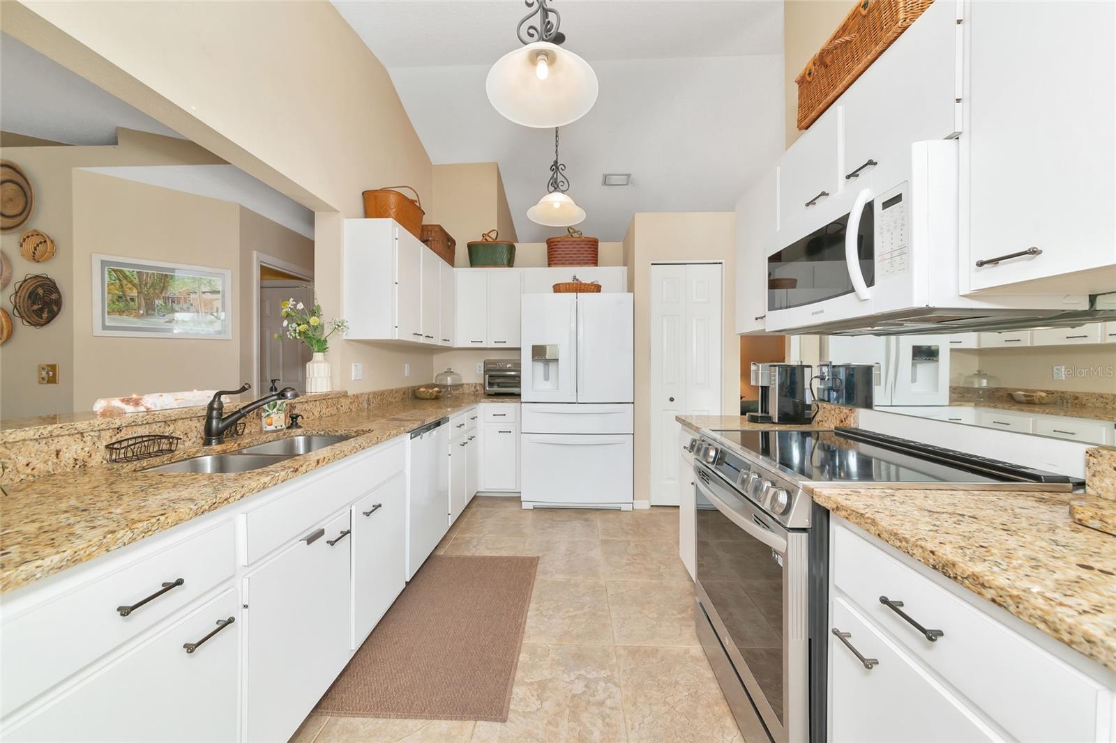 Image 14 of 68 For 5717 28th Street E