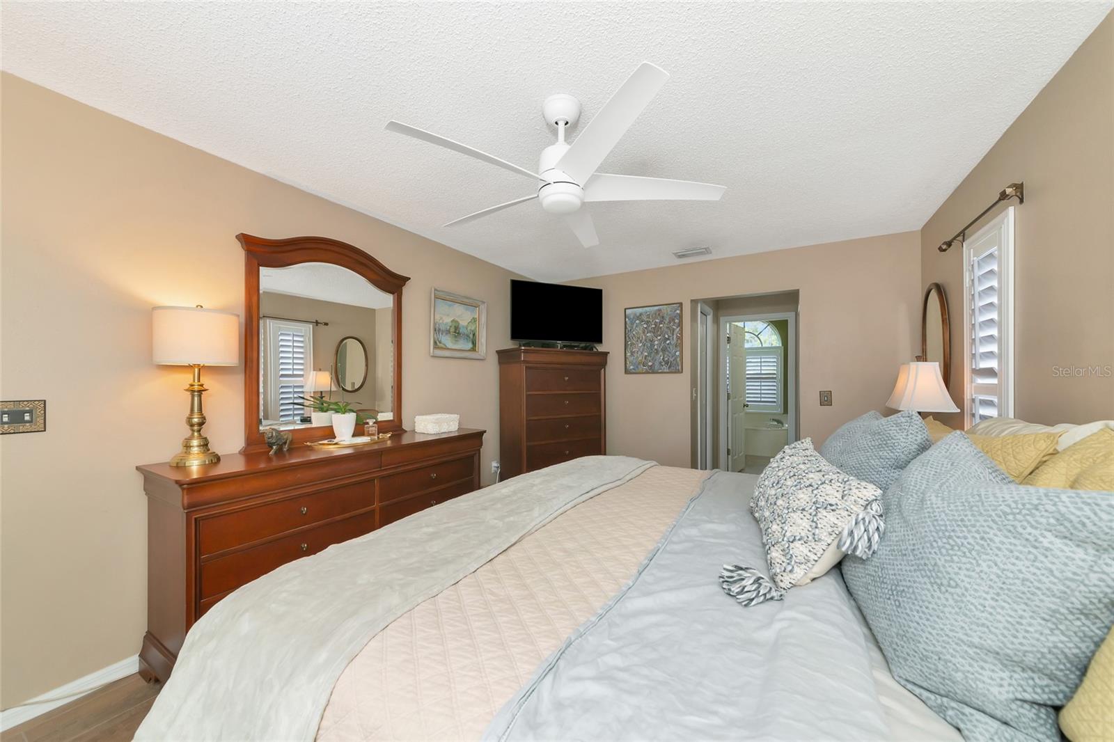 Image 33 of 68 For 5717 28th Street E