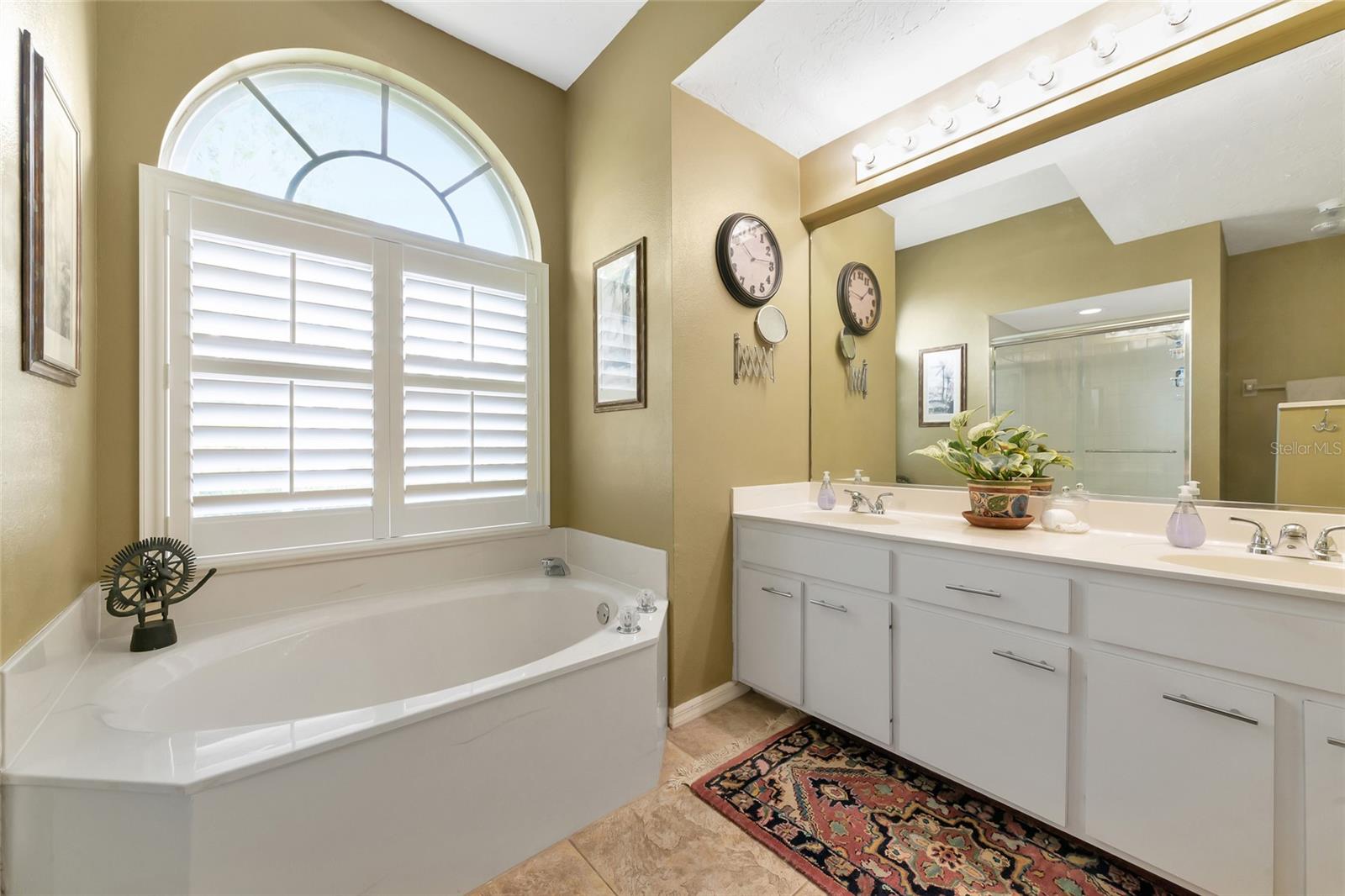 Image 37 of 68 For 5717 28th Street E