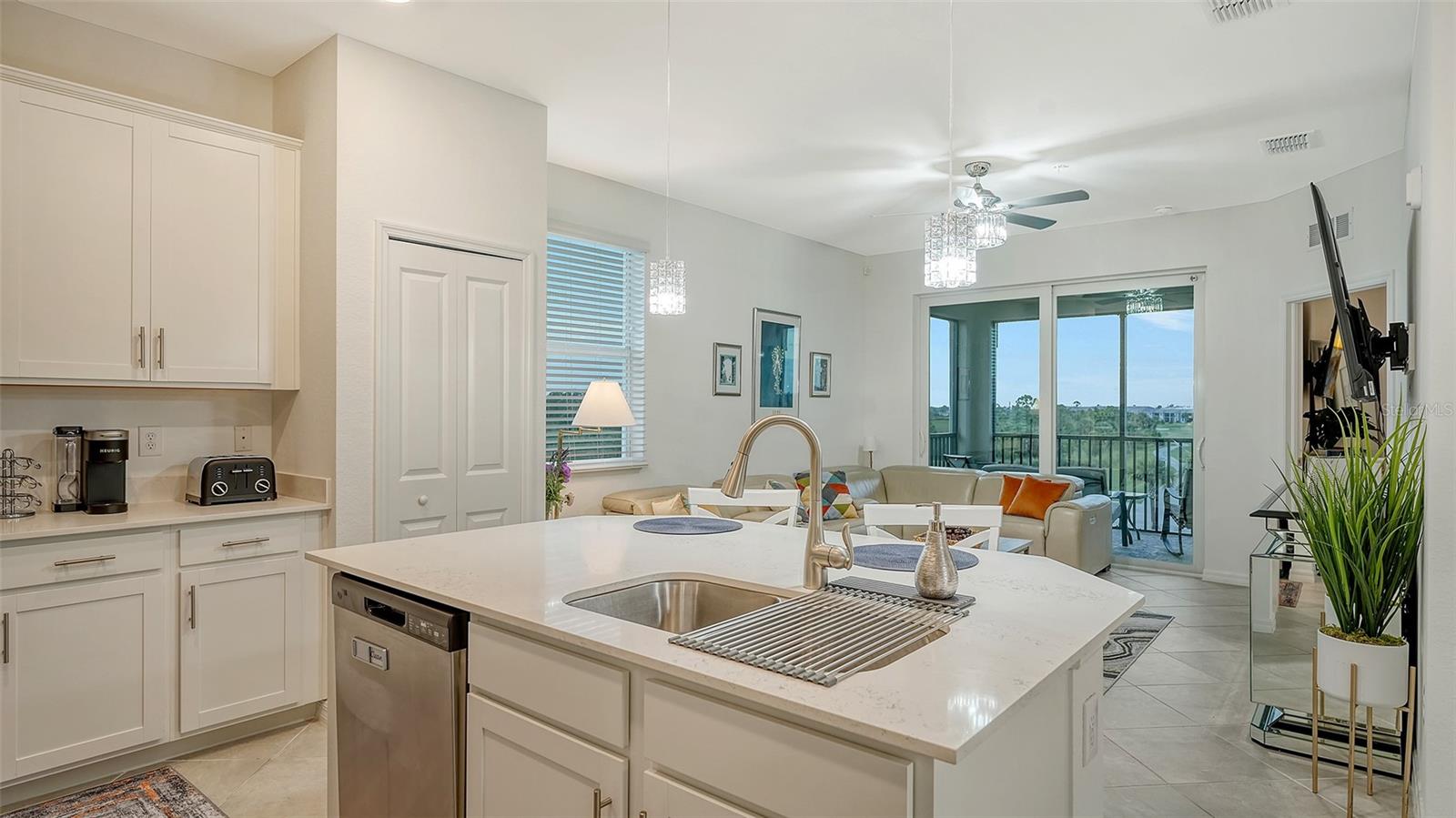 Image 14 of 87 For 12140 Wellen Golf Street 301