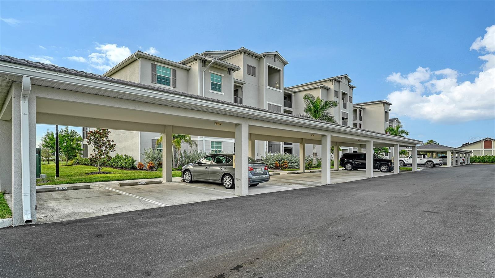 Image 4 of 87 For 12140 Wellen Golf Street 301